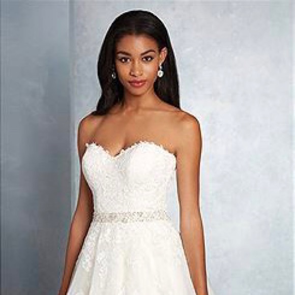 Alfred Angelo Wedding Dress - Picture 9 of 13